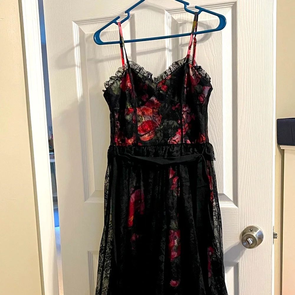 Lace Black and Floral Party dress - Picture 1 of 7